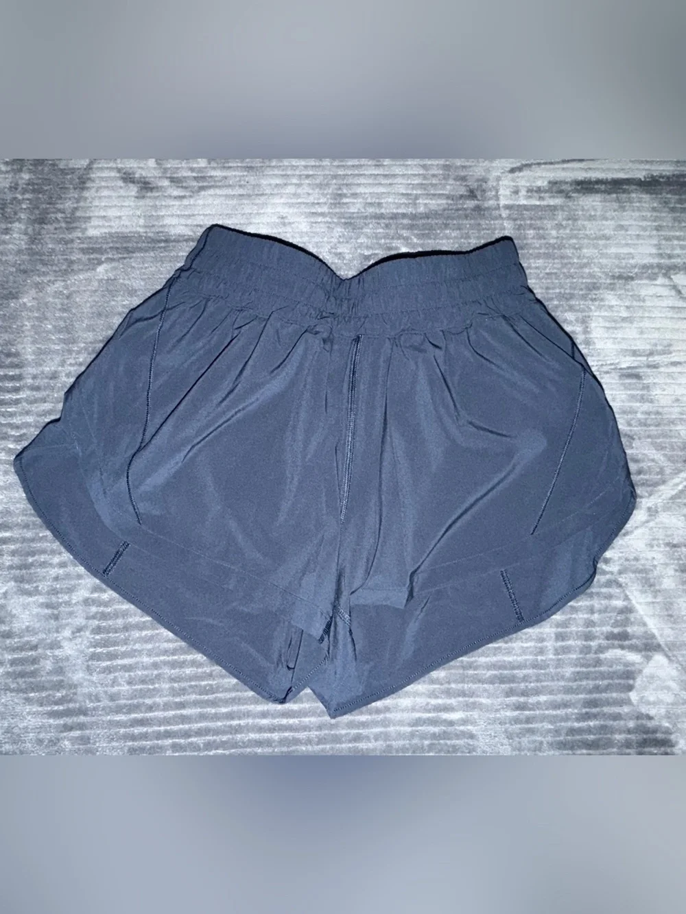 Lululemon Track That High Rise Shorts w/liner 3 in True Navy Like New